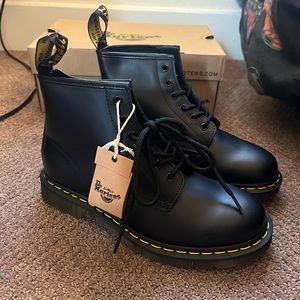 Black Dr. Martens (101 Yellow Stitch Smooth Leather Ankle Boots)